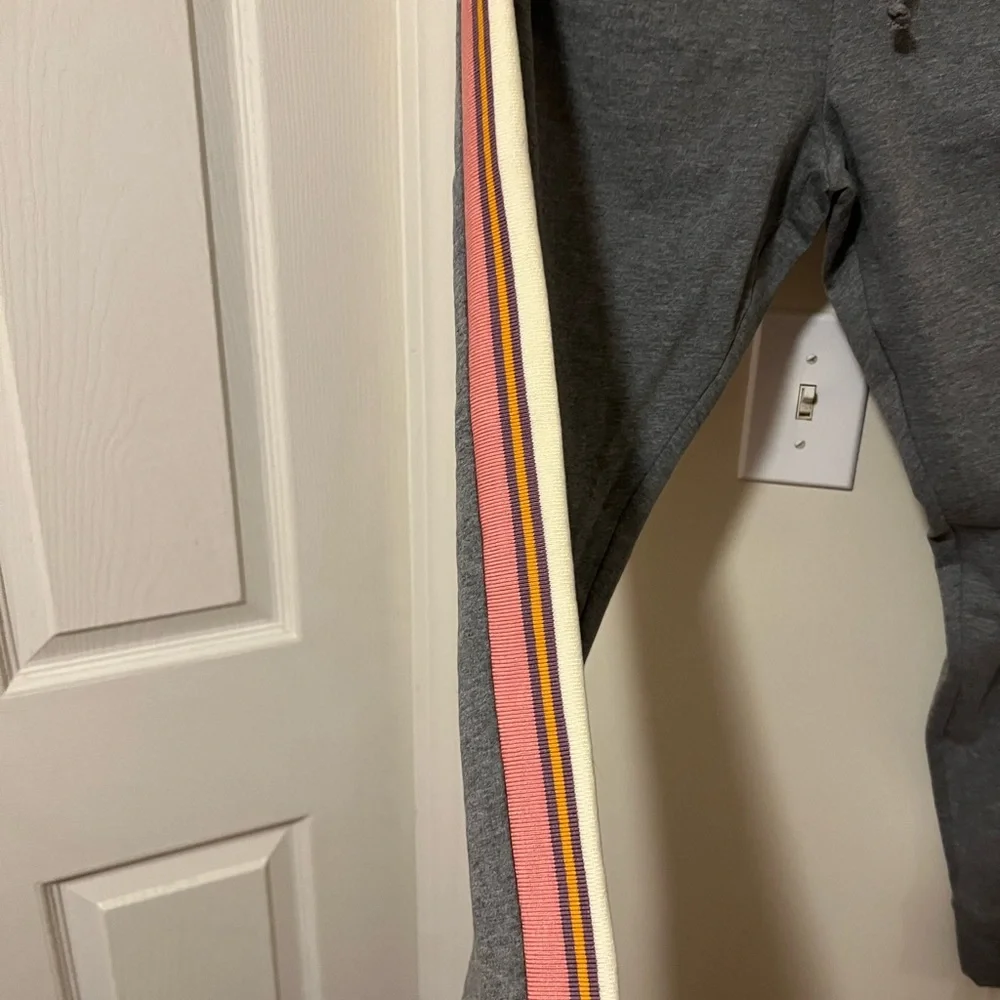 NWOT Ladies gray Sweatsuit - Picture 5 of 6